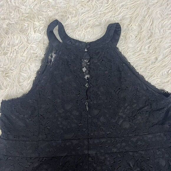 Torrid Women’s Plus 2x Black Lace Peplum Top High Neck Cutaway Shoulders NWT - Picture 12 of 12